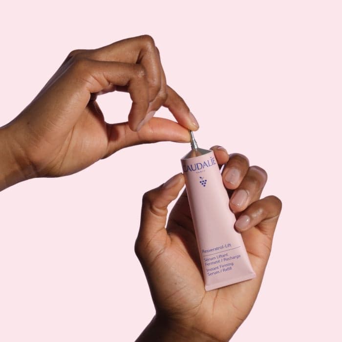 CAUDALIE veido serumas suglebusiai odai RESVERATROL-LIFT INSTANT FIRMING SERUM– papildymas, 30 ml-1