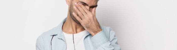 Vaistininkė įspėja: 5 klaidos, galinčios sukelti akių įtampą ir sausumą