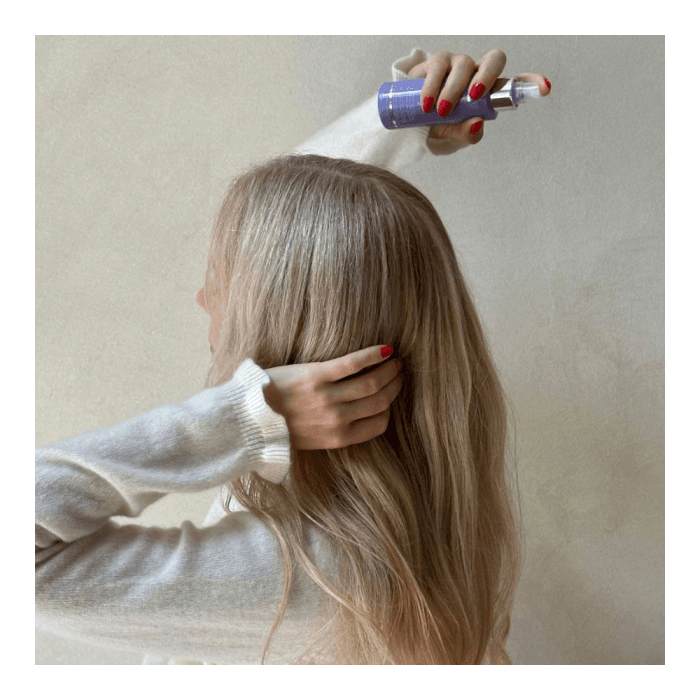 KERATHERAPY nenuplaunama priemonė šviesintiems plaukams Keratin Infused Totally Blonde Violet Toning Leave-In, 125 ml-1
