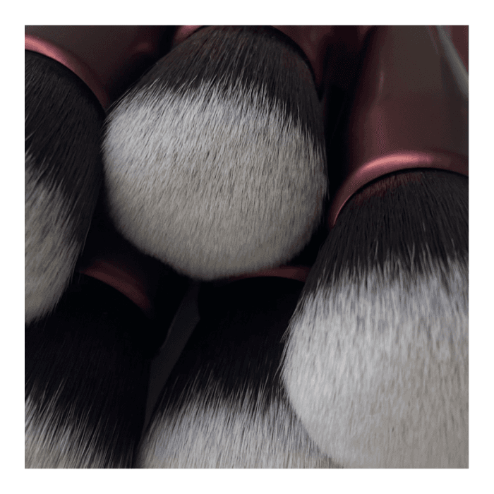 IDUN MINERALS biraus makiažo pagrindo ir pudros šepetėlis Nr. 8021 Pro Soft Kabuki, 1 vnt.-1