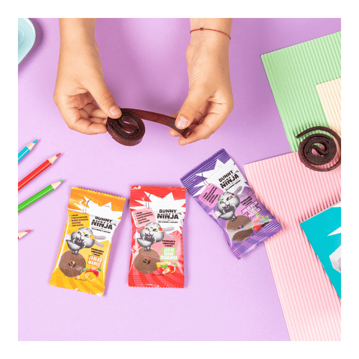 YUMYUM obuolių, aviečių ir juodųjų serbentų juostelė BUNNY NINJA, 15 g-1