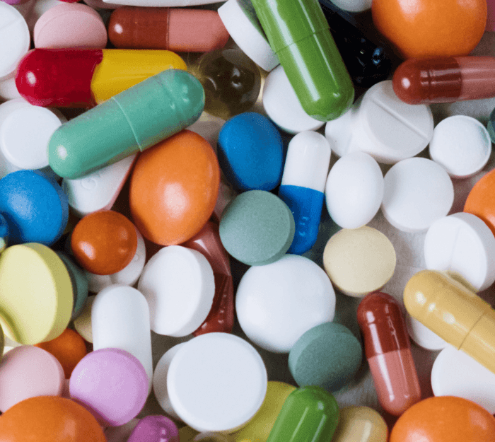 Nuryti vaistus ar vitaminus – tikras iššūkis? Vaistininkė pataria, ką daryti
