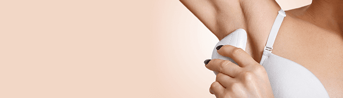 Varginantis prakaitavimas: kada reikalingas dezodorantas, o kada – antiperspirantas?